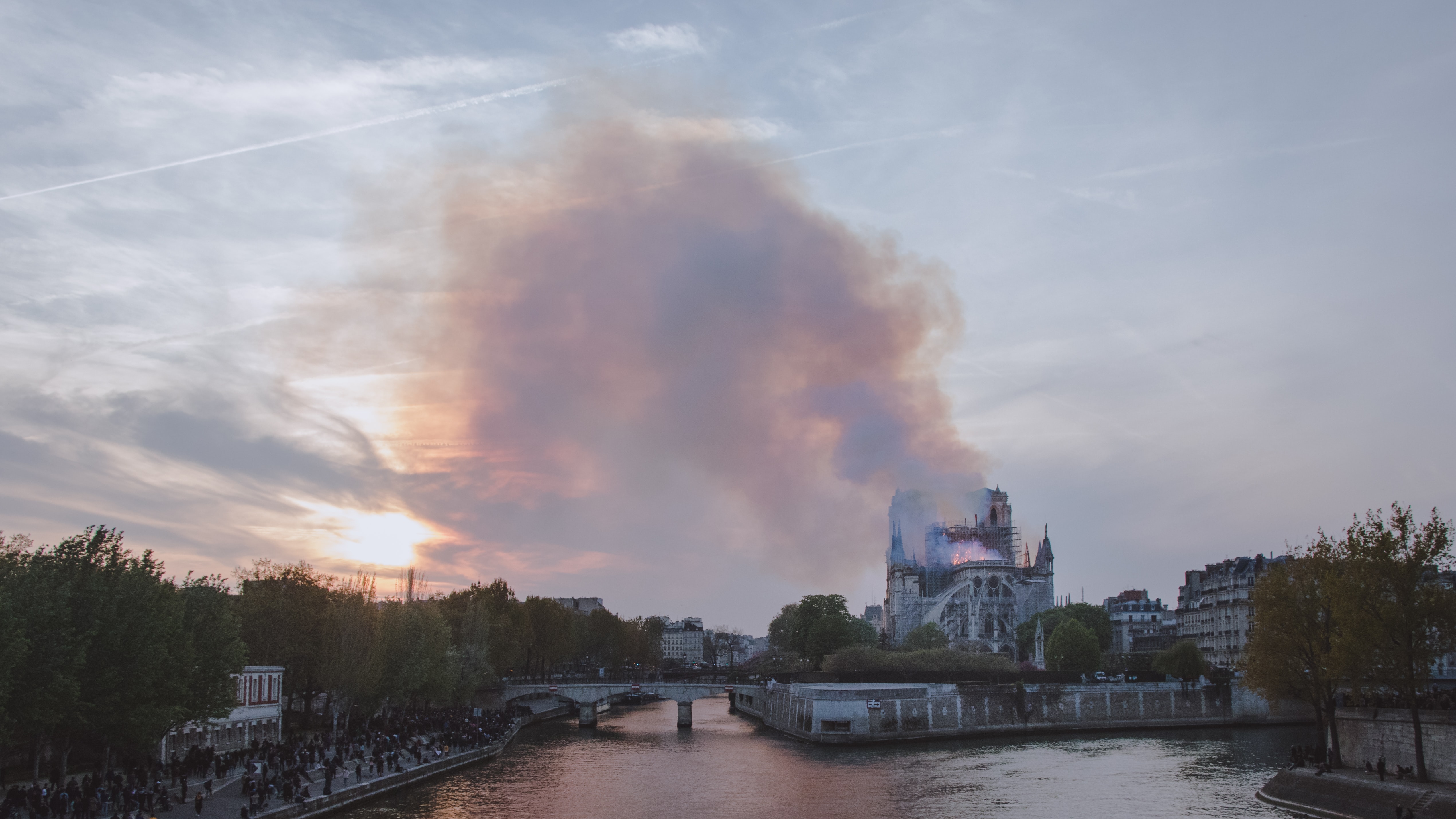 Imagen del incendio de Notre Dame el pasado 15 de abril de 2019. Autor: Nivenn Lanos (Unsplash).